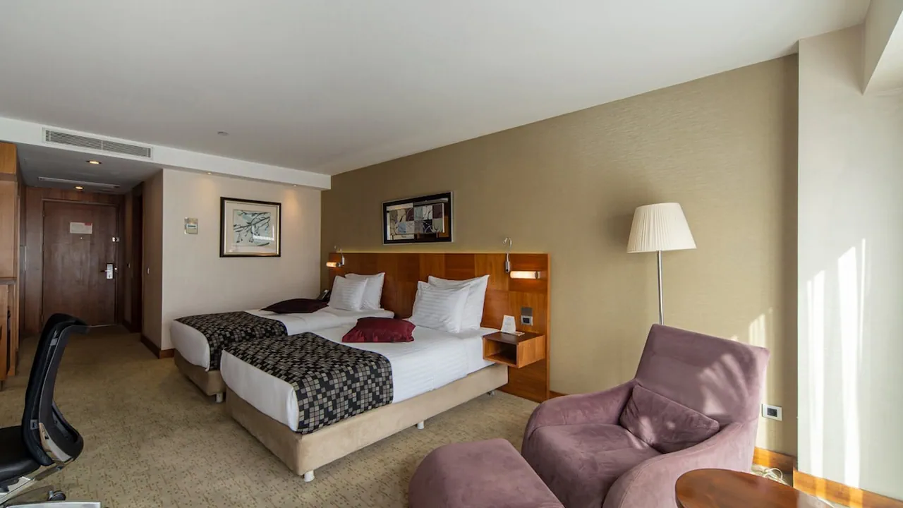 الفندق كراون بلازا حربيه - إسطبول